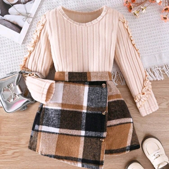 2 Piece Skirt Outfit Size 5 - Picture 2 of 4